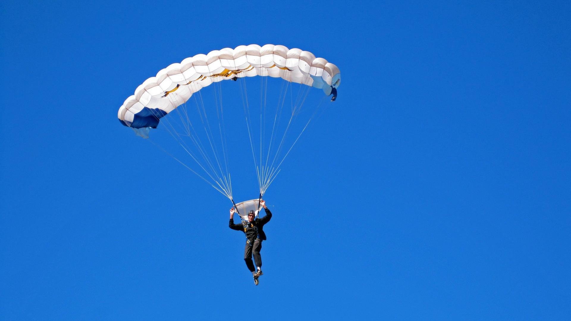 世界羽毛球巡回赛焦点战不断，强强对话吸引关注，世界羽毛球巡回赛总决赛在哪里举行